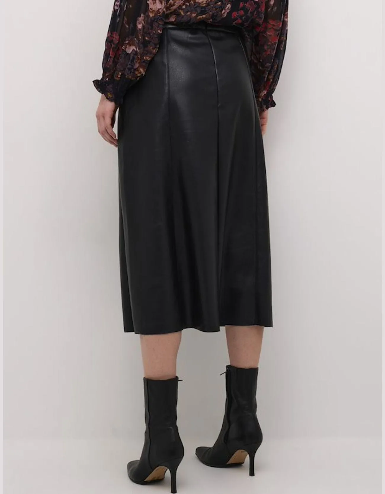 Ariana Skirt PITCH BLACK