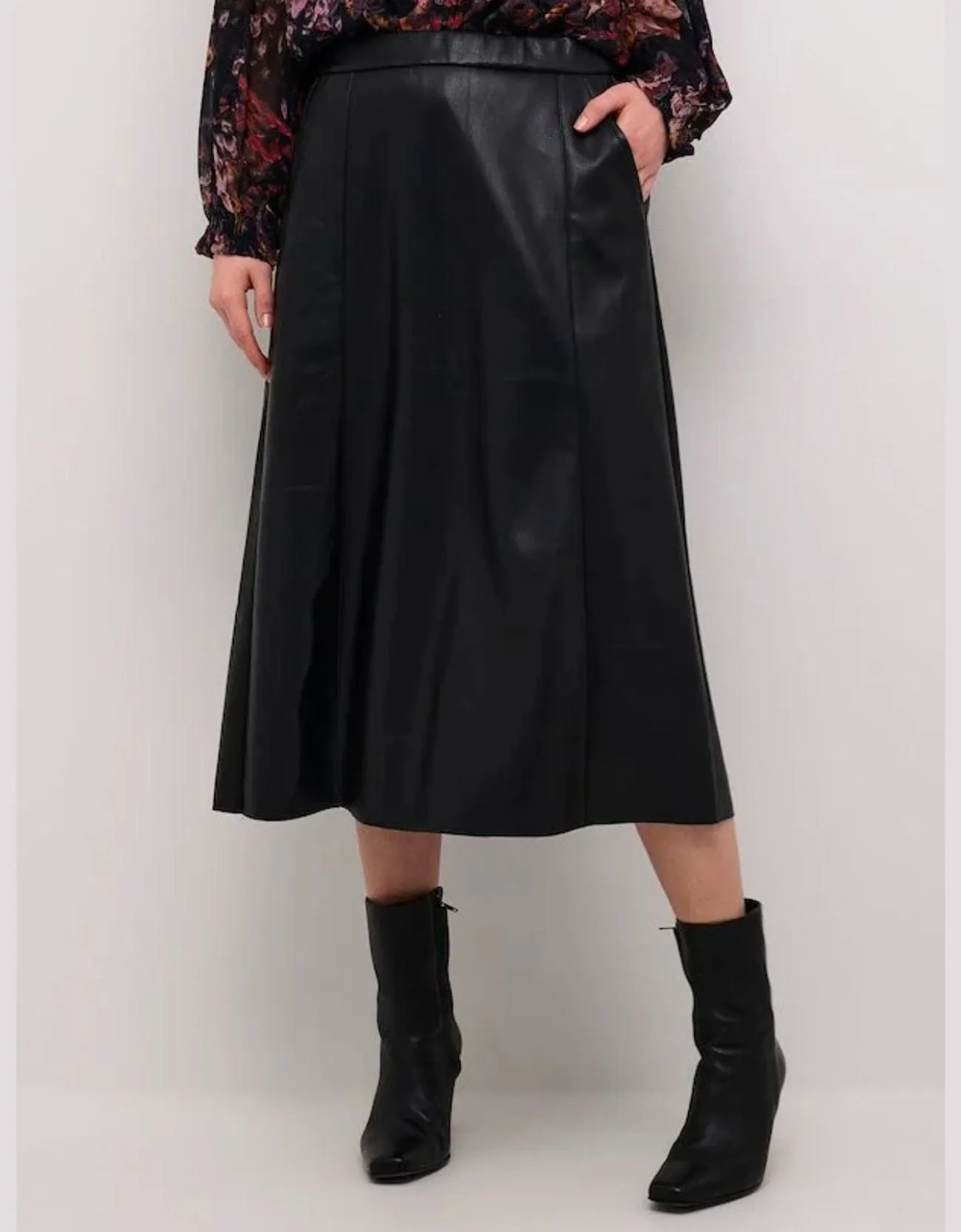 Ariana Skirt PITCH BLACK