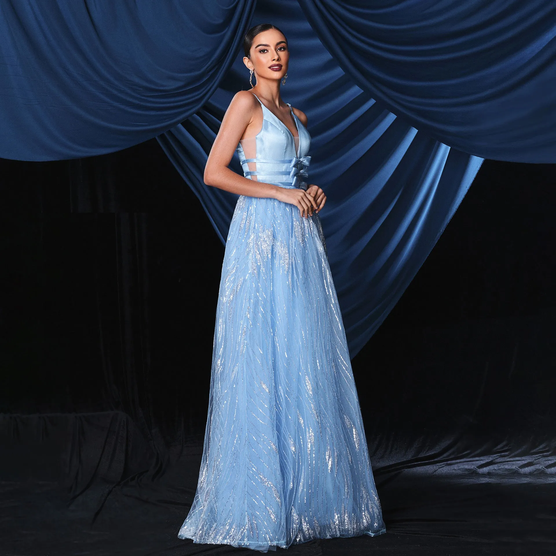 Elegant V-Neck Long Mesh Cocktail Evening Dress