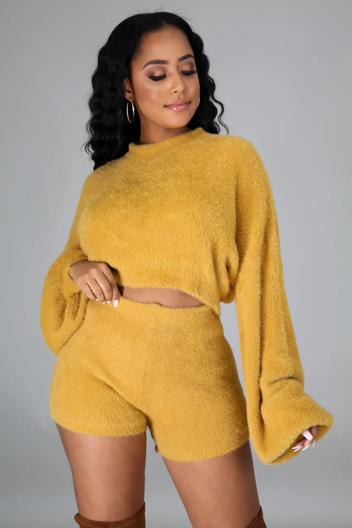 Fuzzy Feels Short Set