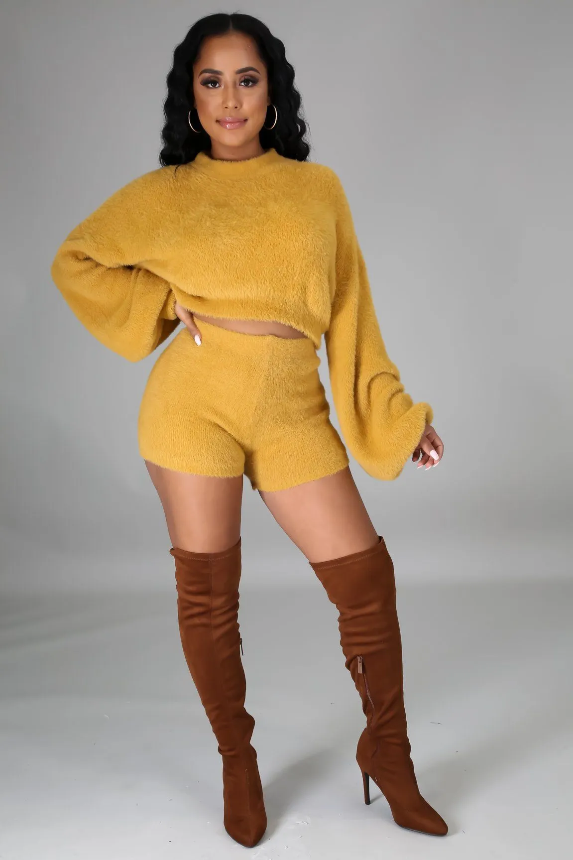 Fuzzy Feels Short Set