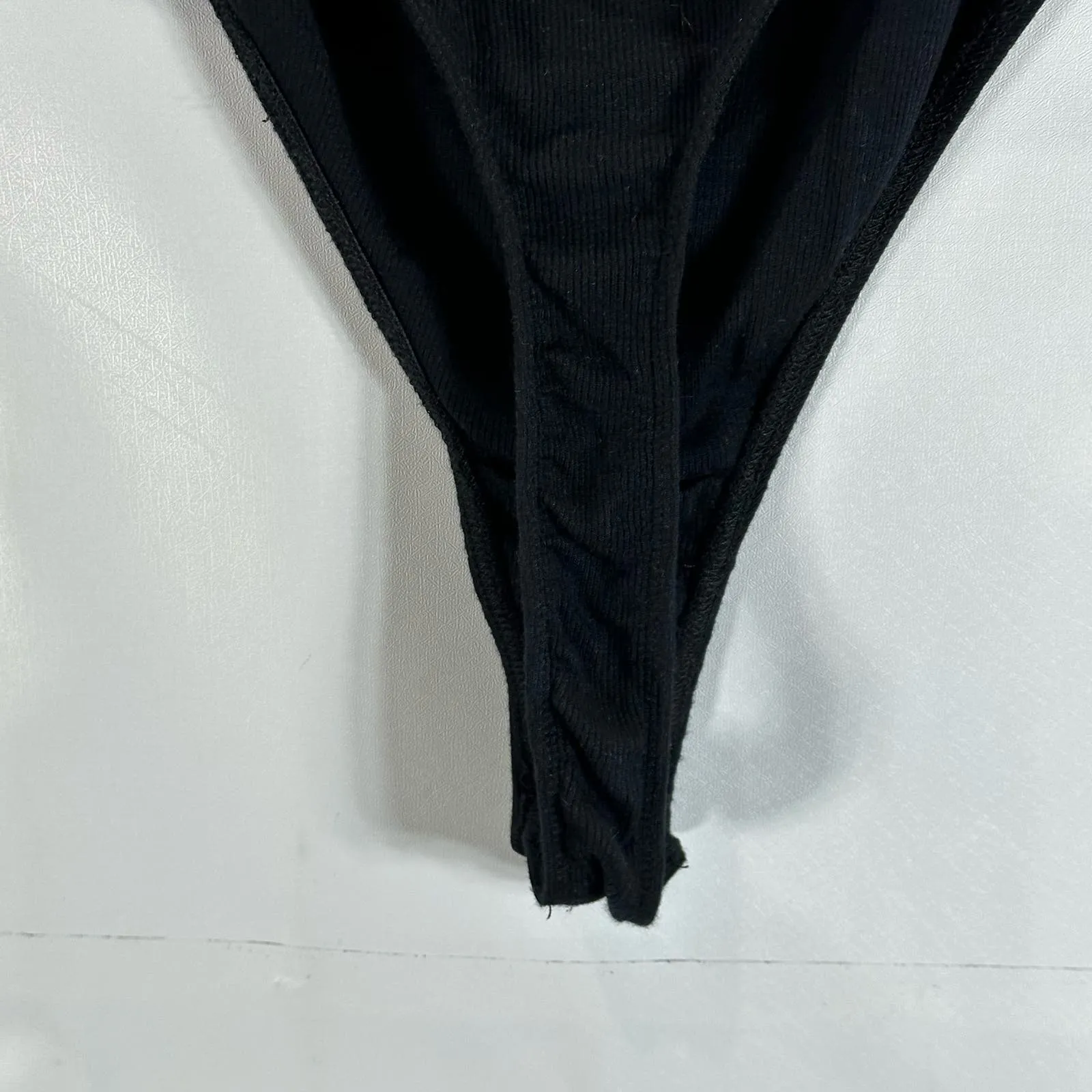 THE RANGE Women's Black Dynamic Rib Tilted Thong Bodysuit SZ M